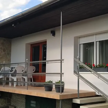 Kertes Nyaralohaz Semesterbostad Keszthely