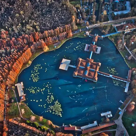 Kertes Nyaralohaz Semesterbostad *