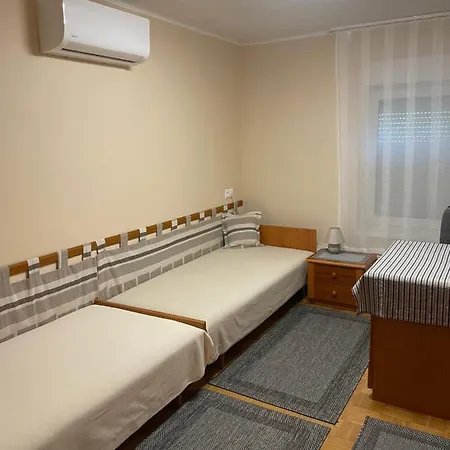 Kertes Nyaralohaz Ferienhaus *